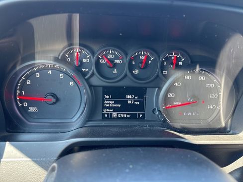 Used 2020 Chevrolet Silverado 1500 Custom w/ Custom Value Package image 11