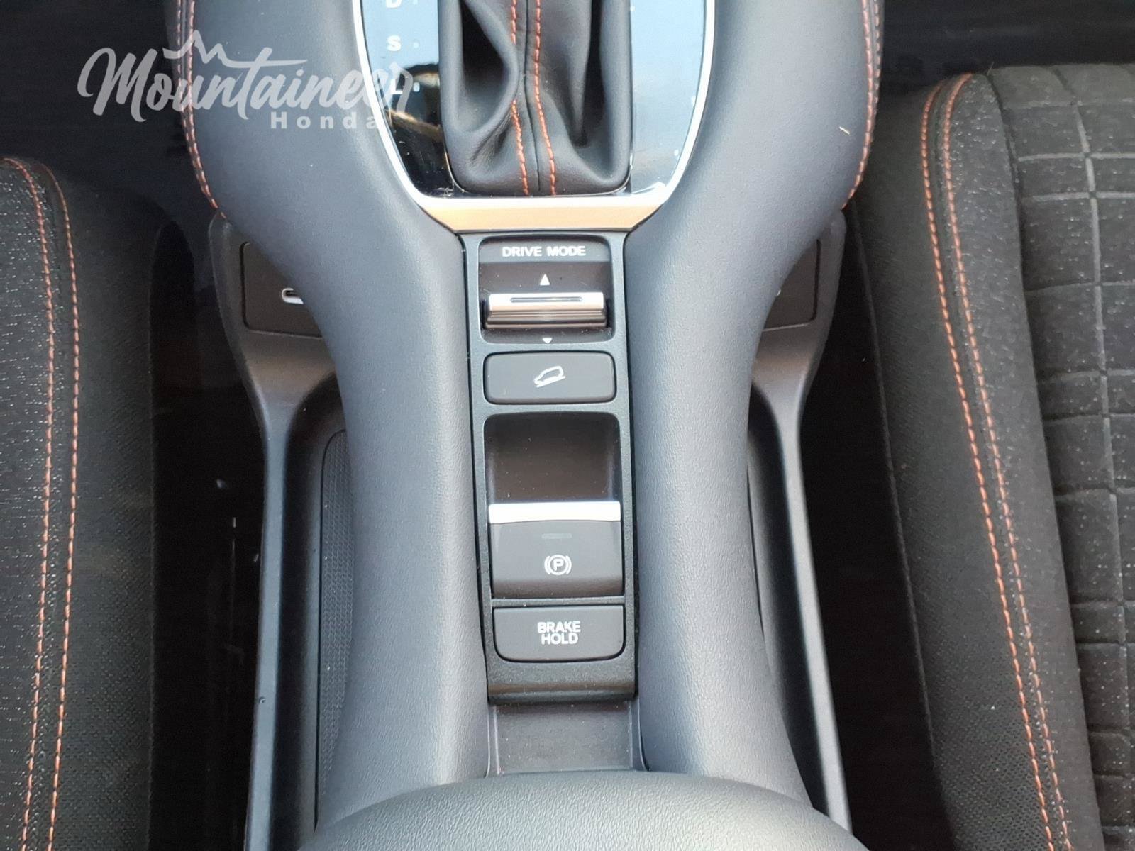 Used 2025 Honda HR-V Sport image 34