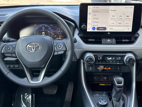 Used 2025 Toyota RAV4 Limited AWD/4WD image 20