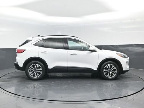 Used 2020 Ford Escape SEL image 3