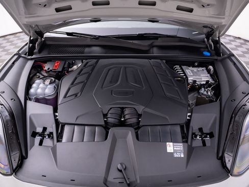 New 2026 Porsche Cayenne GTS AWD/4WD image 35