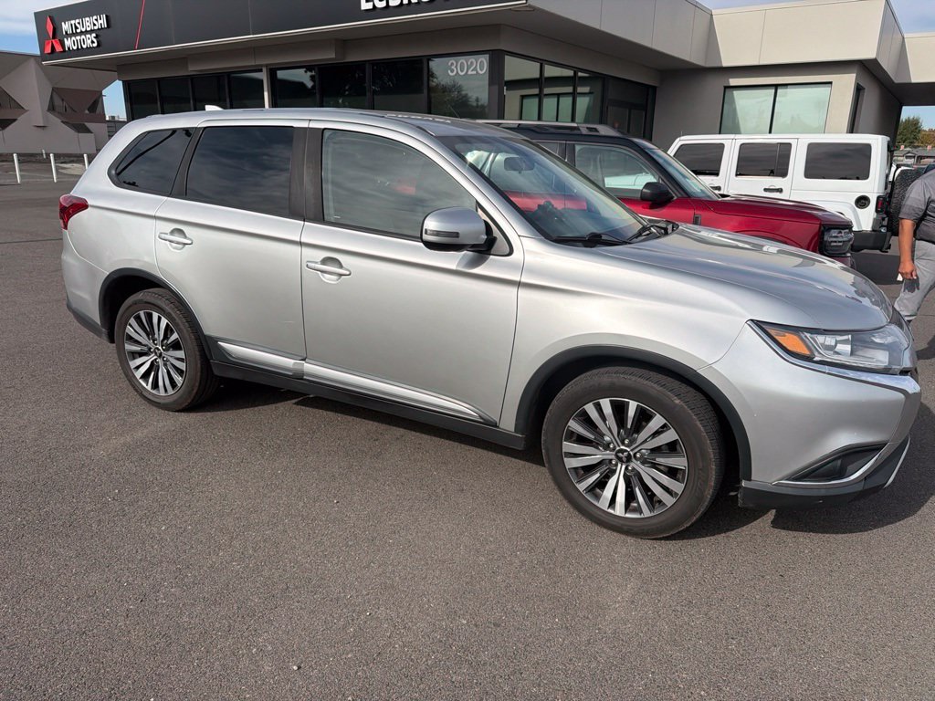 Used 2019 Mitsubishi Outlander SE AWD/4WD image 2