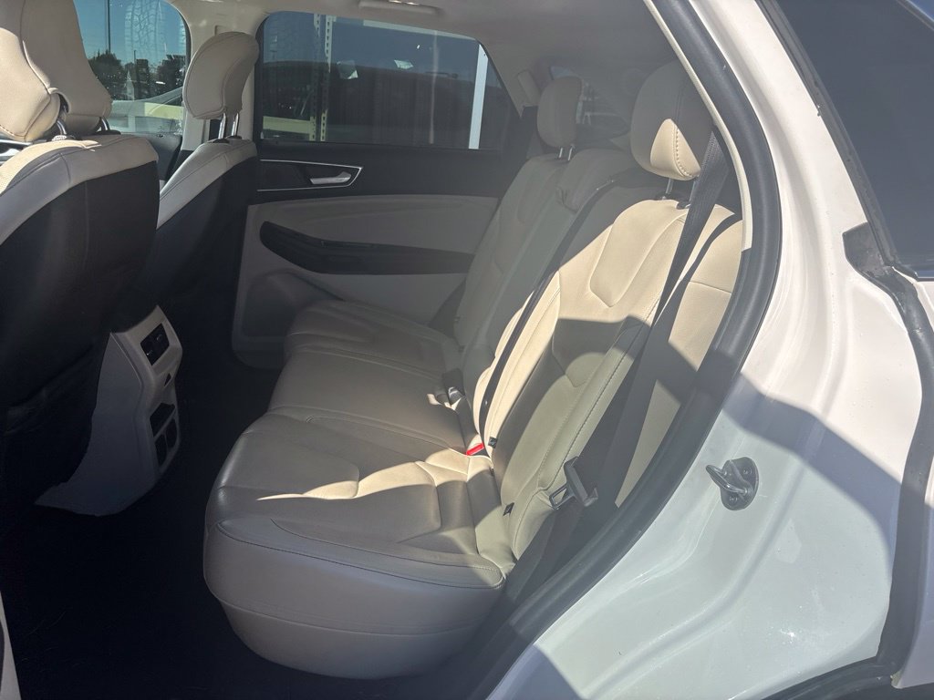 Used 2019 Ford Edge Titanium w/ Equipment Group 301A AWD/4WD image 9