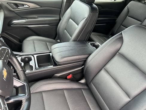Used 2025 Chevrolet Traverse LT AWD/4WD image 19