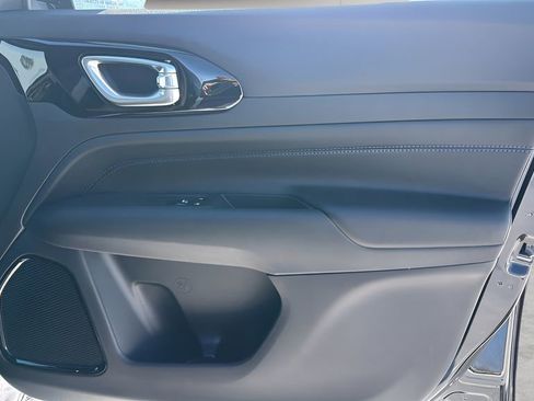 New 2026 Jeep Compass Latitude image 15