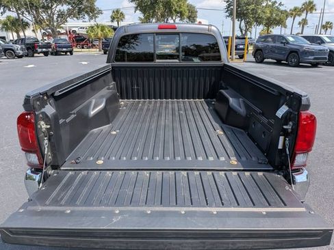 Used 2022 Toyota Tacoma SR5 RWD image 12