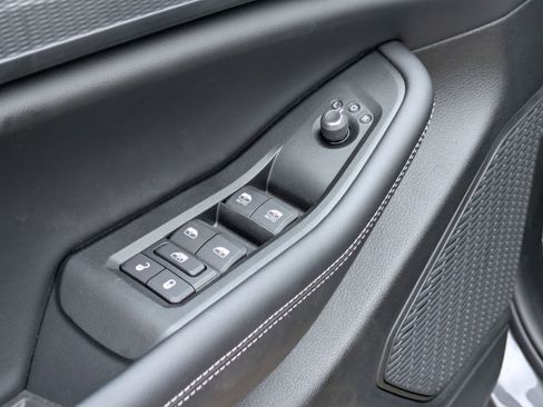 New 2025 Jeep Grand Cherokee Laredo RWD image 12