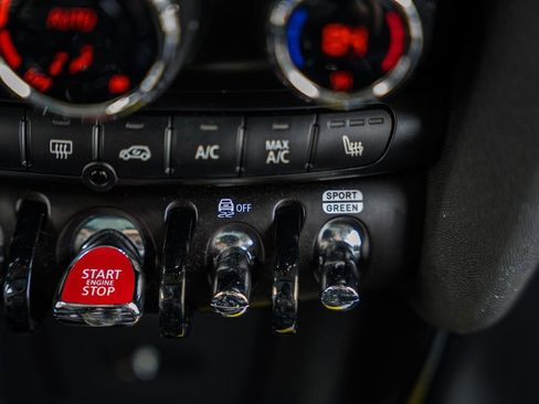 Used 2019 MINI Cooper S image 24