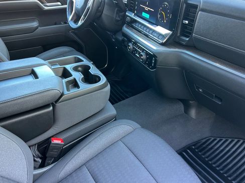 Used 2022 Chevrolet Silverado 1500 LT AWD/4WD image 15