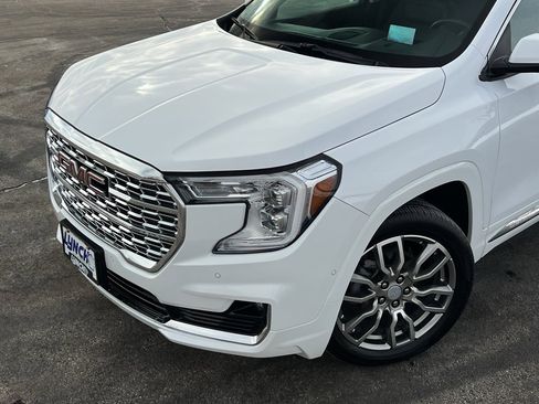 Used 2023 GMC Terrain Denali image 8