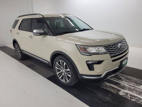 Used 2018 Ford Explorer Platinum image 13