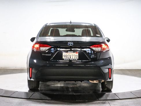 Certified 2025 Toyota Corolla LE FWD image 4
