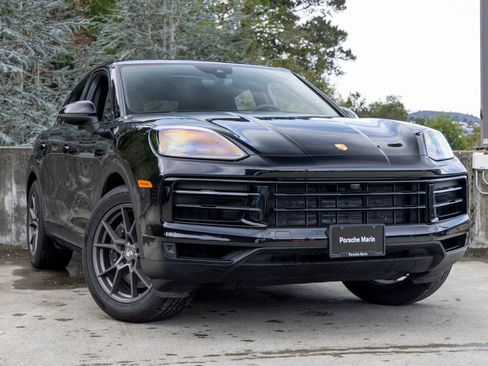Certified 2025 Porsche Cayenne Coupe image 9