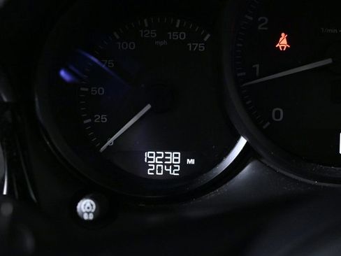 Certified 2023 Porsche Macan Base image 14