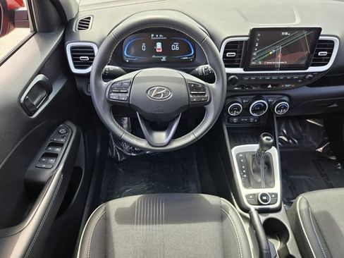 Certified 2025 Hyundai Venue Limited FWD image 12