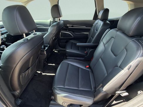 Used 2025 Kia Telluride S AWD/4WD image 16