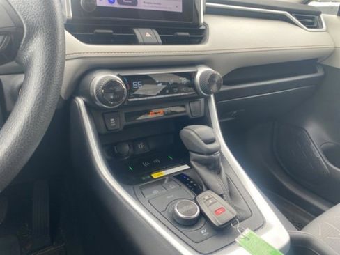 Used 2024 Toyota RAV4 XLE image 22