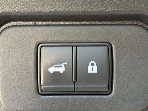 Used 2025 Nissan Rogue SV AWD/4WD image 21