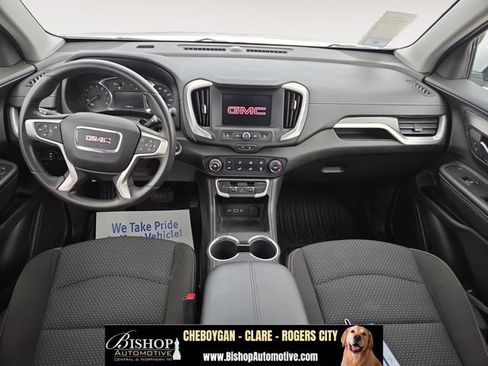 Used 2024 GMC Terrain SLE w/ LPO, Floor Liner Package FWD image 4