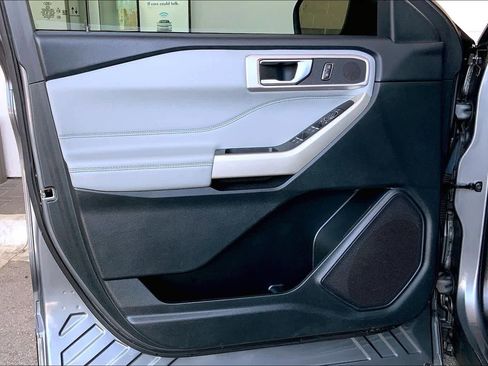 Used 2021 Ford Explorer XLT w/ Equipment Group 202A image 44