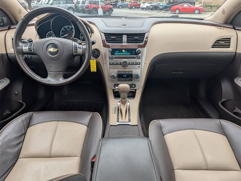 Used 2009 Chevrolet Malibu LTZ w/ HFV6 Engine Package image 21