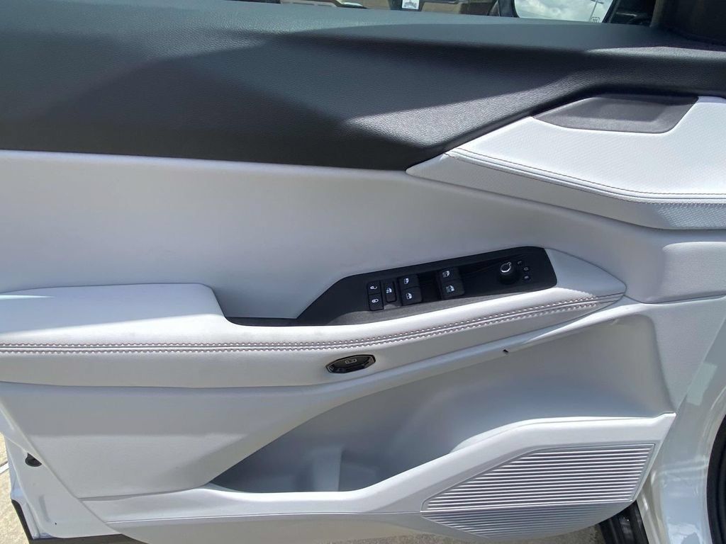 New 2026 Jeep Cherokee Limited AWD/4WD image 13