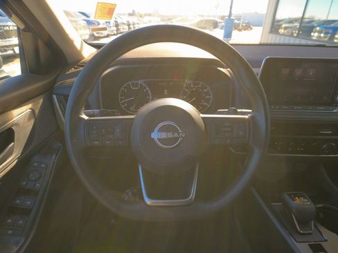 Used 2023 Nissan Rogue S image 34