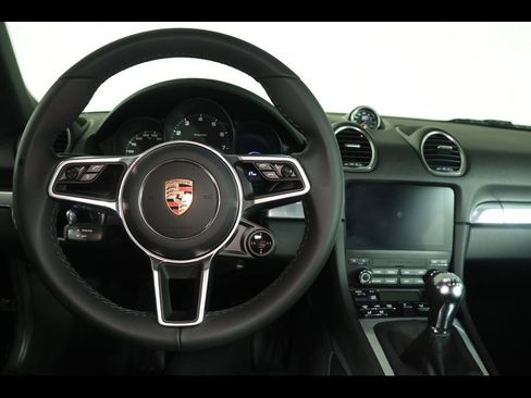 Used 2025 Porsche 718 Cayman RWD image 12