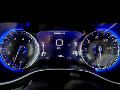 Used 2020 Chrysler Pacifica Limited w/ Tire & Wheel Group image 5