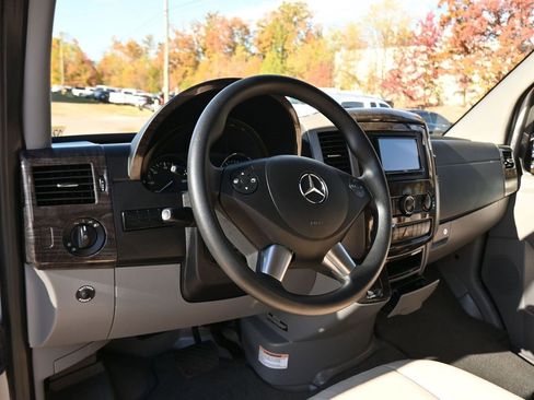 Used 2014 Mercedes-Benz Sprinter 3500 image 7