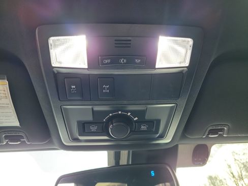 Used 2018 Toyota Tacoma TRD Off-Road image 31