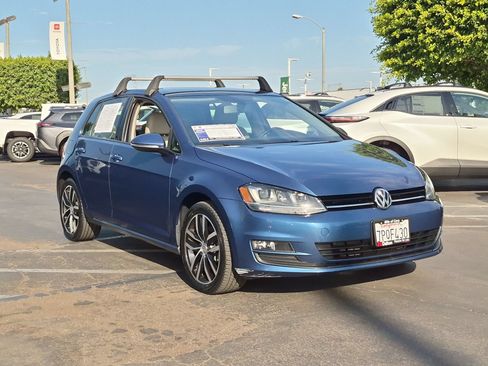 Used 2016 Volkswagen Golf SE w/ Lighting Package FWD image 2