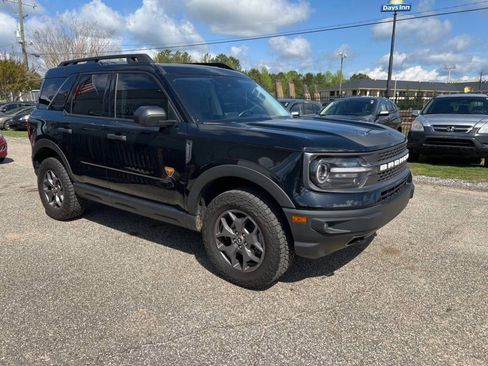 Used 2022 Ford Bronco Sport Badlands image 9