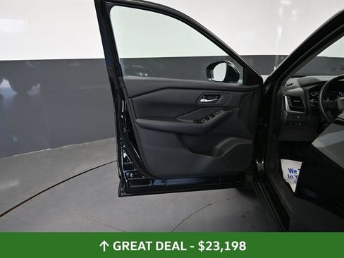 Used 2025 Nissan Rogue SV AWD/4WD image 26