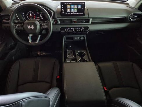 Certified 2025 Honda Pilot EX-L image 16