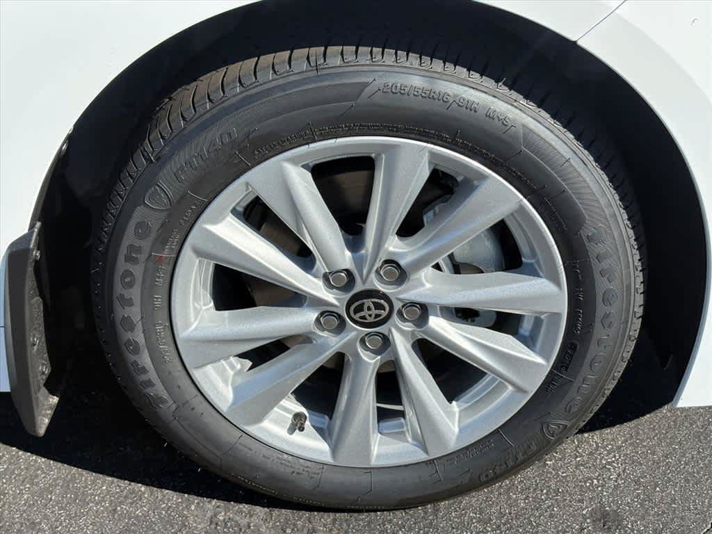 Used 2027 Toyota Corolla LE FWD image 32