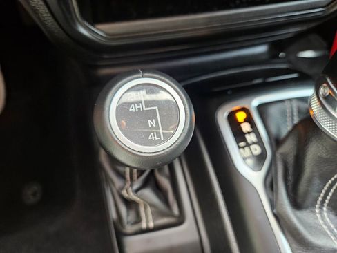 Used 2021 Jeep Gladiator Overland image 25