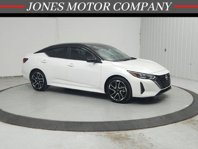 Used 2025 Nissan Sentra SR w/ SR Premium Package FWD image 1