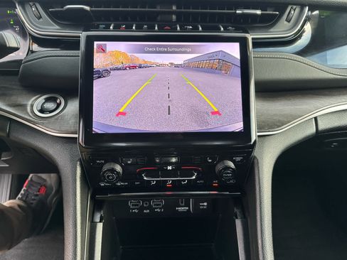 Used 2023 Jeep Grand Cherokee 4WD 4xe image 26