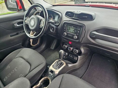 Used 2016 Jeep Renegade Latitude AWD/4WD image 10