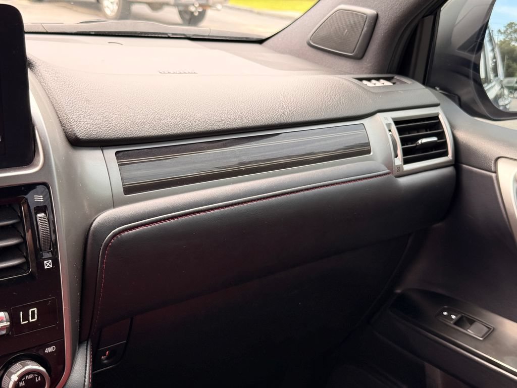 Used 2023 Lexus GX 460 Luxury w/ Accessory Package AWD/4WD image 20