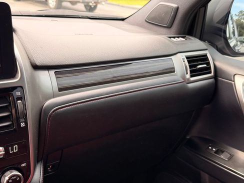 Used 2023 Lexus GX 460 Luxury w/ Accessory Package AWD/4WD image 20