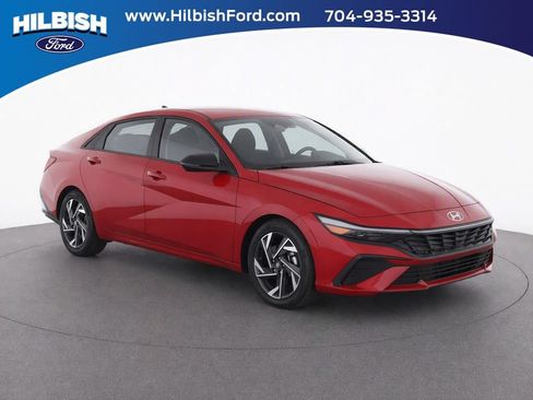 Used 2025 Hyundai Elantra Sport FWD image 1