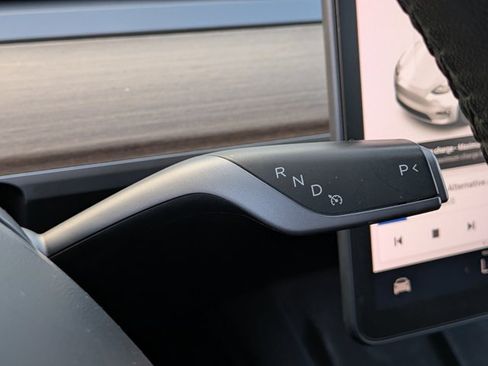 Used 2021 Tesla Model Y Performance AWD/4WD image 16