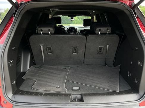 Used 2023 Chevrolet Traverse RS FWD image 27