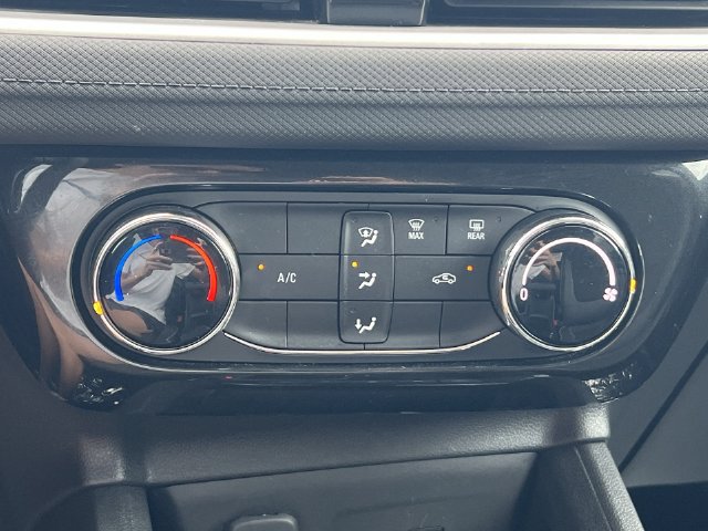 Used 2025 Chevrolet TrailBlazer LT AWD/4WD image 20