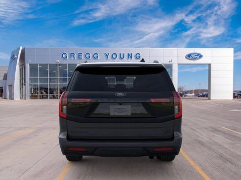 New 2026 Ford Expedition Max Platinum w/ Stealth Performance Package AWD/4WD image 6