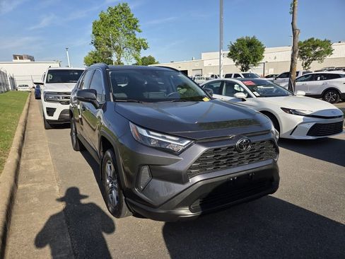 Used 2022 Toyota RAV4 XLE w/ Convenience Package AWD/4WD image 2