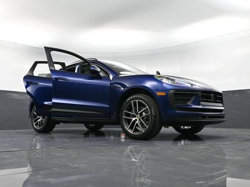 Certified 2026 Porsche Macan AWD/4WD image 38