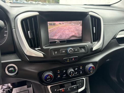Used 2023 GMC Terrain SLE w/ Driver Convenience Package image 23